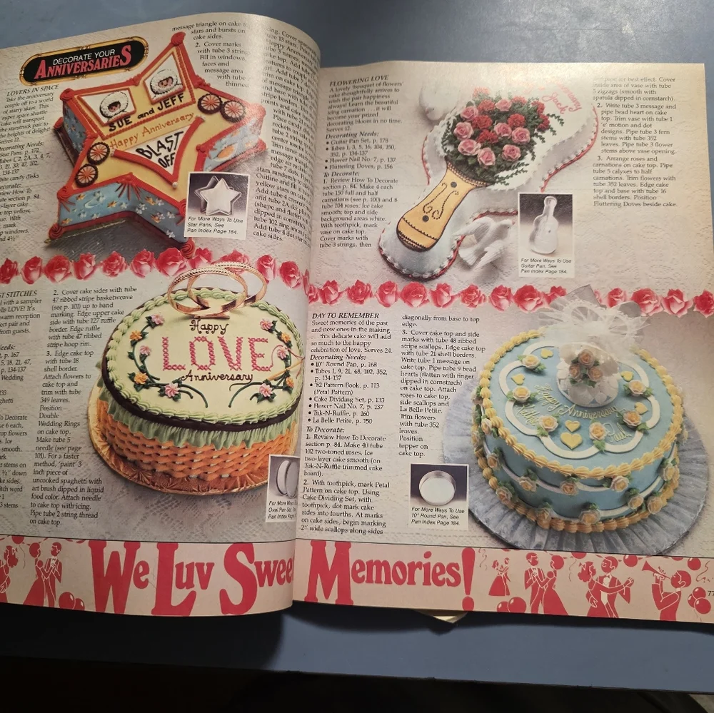 Lot of 2 Cake Decorating Wilton Yearbook 1979 1982 Magazine Booklet Book